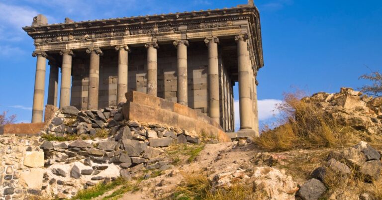 Templo de Garni Una joya arquitectónica en el corazón de Armenia