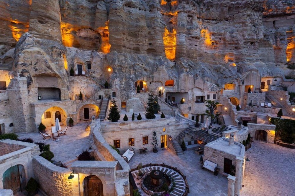 Yunak Evleri Cave Hotel 1000x666