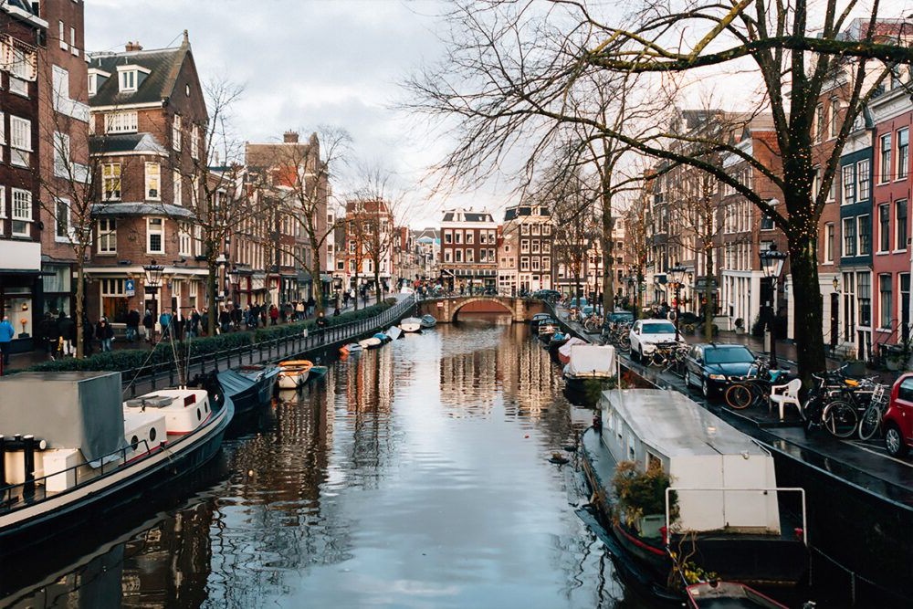 Destino Europa, Amsterdam