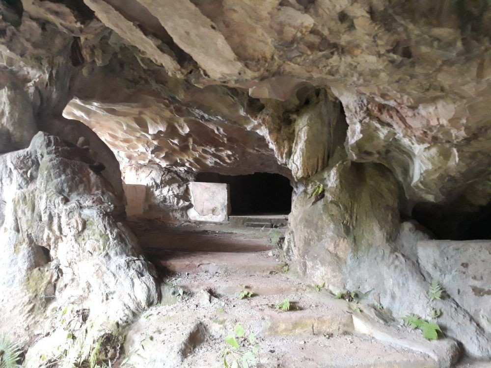 Destino Laos, Cuevas del Vieng Xai
