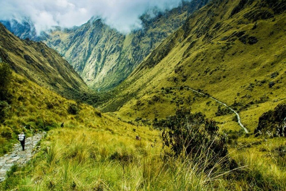 El Camino Inca de las montañas de Perú