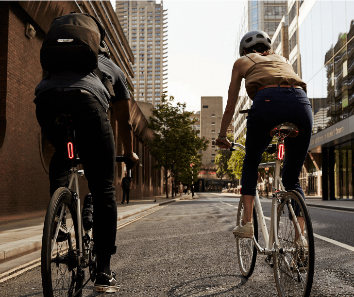 Consejos de seguridad para la bicicleta: Cómo estar seguro y cómodo mientras conduces 3 Consejos de seguridad para la bicicleta: Cómo estar seguro y cómodo mientras conduces 2