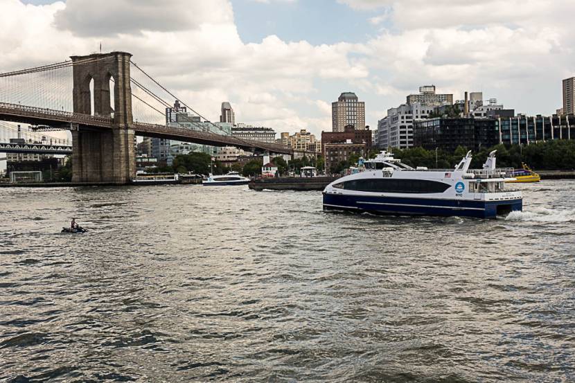 Tu guía de ferrys de Nueva York - Una visión general de los ferrys más populares de Nueva York 1 Ferry del Río Este