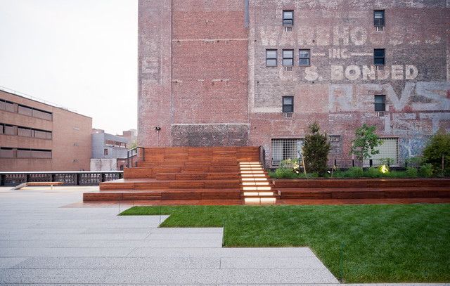 23rd Street Lawn & Seating Steps