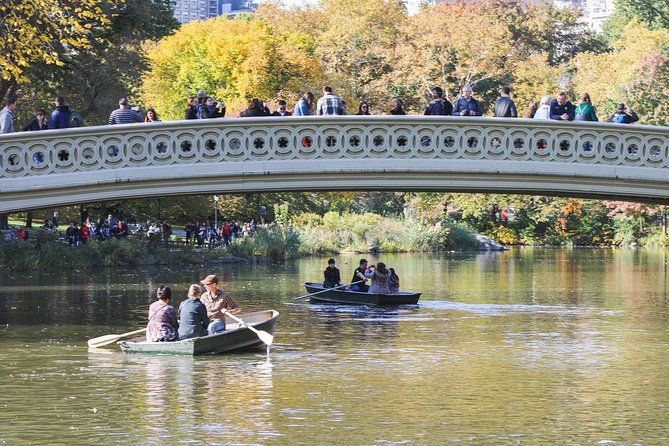 Alquilar una barca de remos en Central Park
