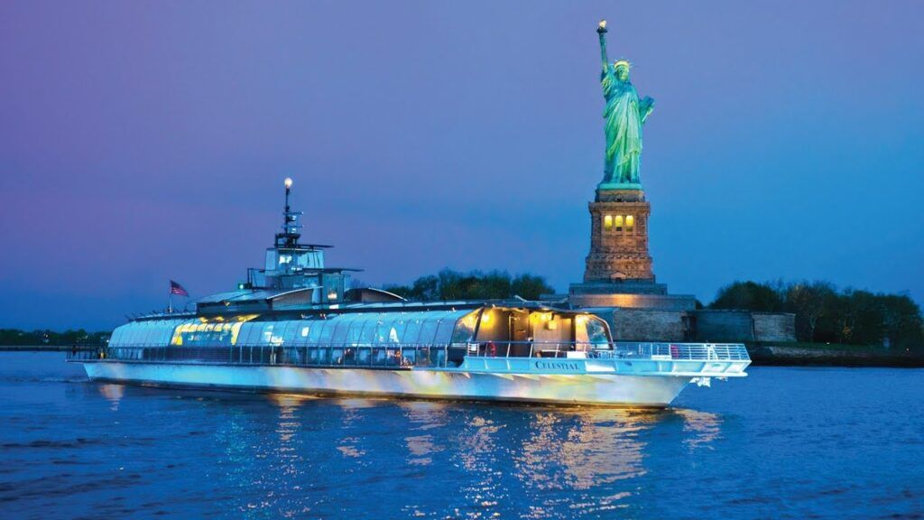 Bateaux New York 4th of July Fireworks Dinner Cruise