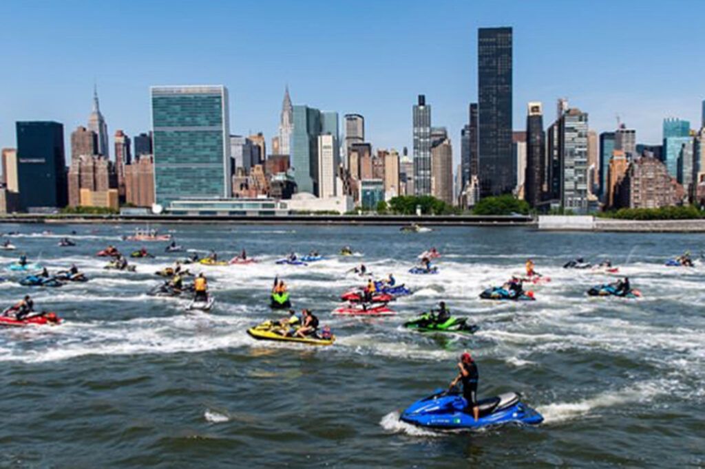 Cosas que hacer en Nueva York en agosto 25 Jet Ski en el Hudson