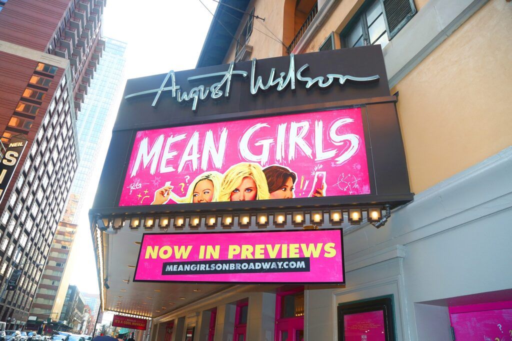 Mean Girls en Broadway 2 Mean Girls en el Teatro August Wilson