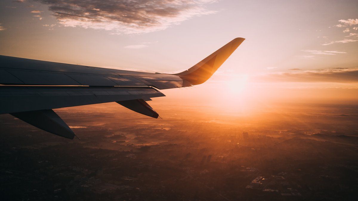 5 cosas que debe saber sobre el seguro de viaje y COVID-19 3 viaje por avion