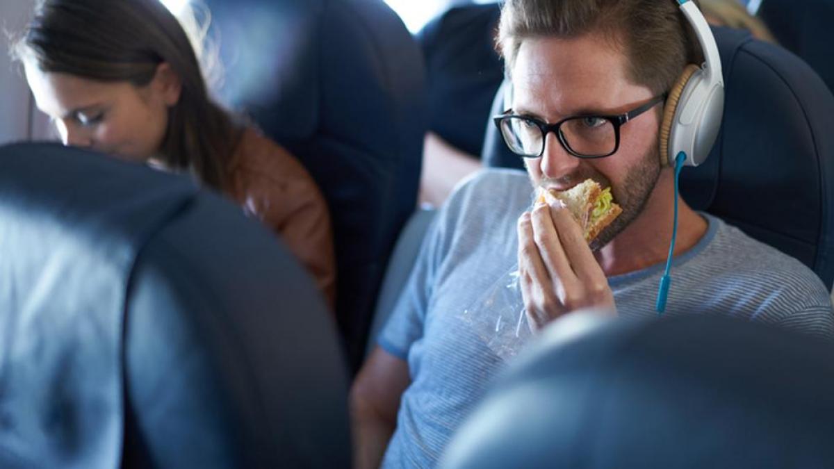 Comer en avión