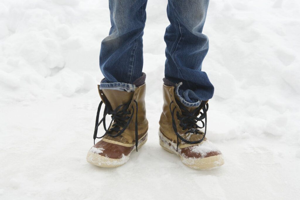 10 valiosos consejos para mantenerse sano durante los viajes de invierno a Estados Unidos 3 Calzado para el frio
