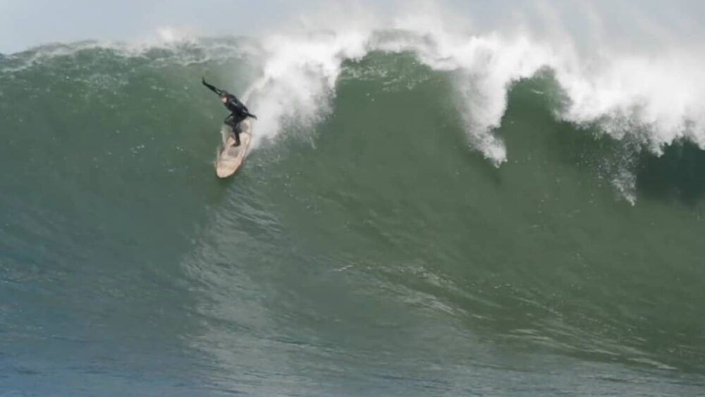 Cosas que hacer en Cannes 6 Arrastrarse por las olas en un wakeboard