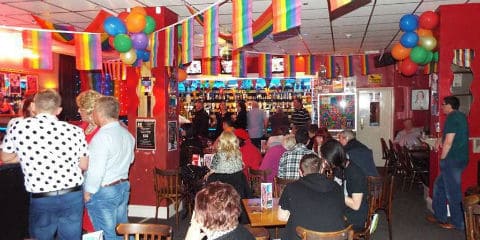 Vida nocturna de Lille 3 bar cafe Peek a Boo