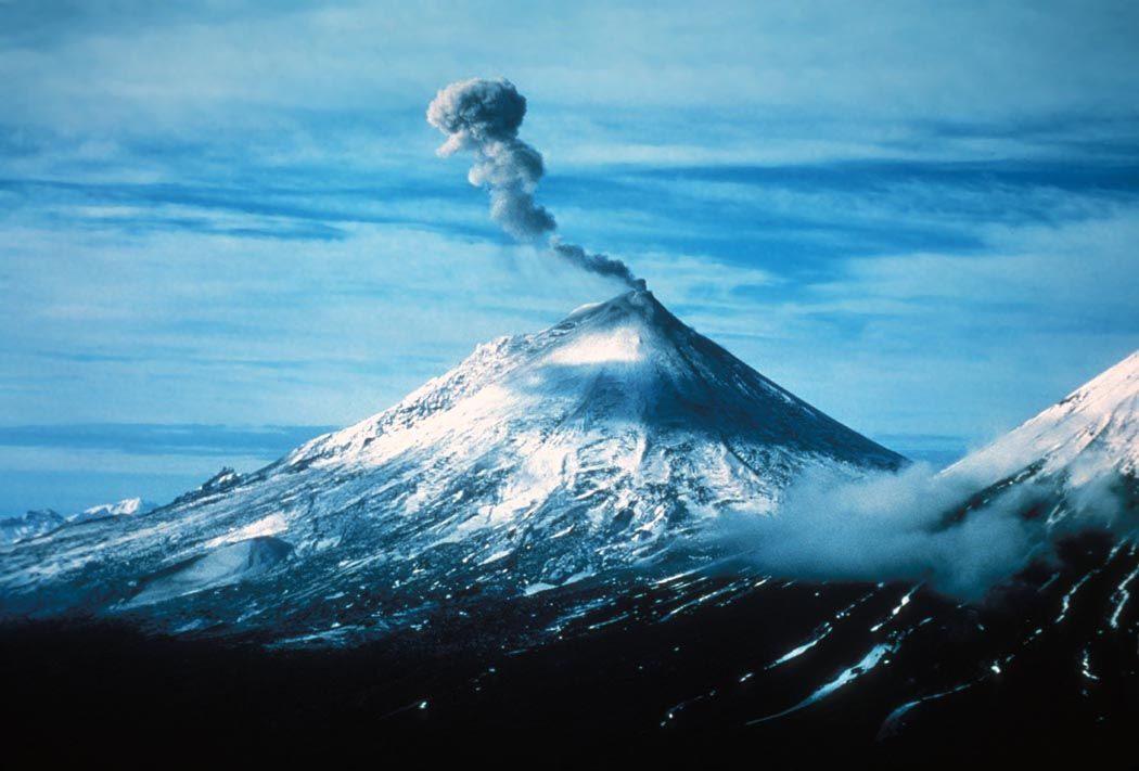 10 Volcanes más asombrosos de Alaska 4