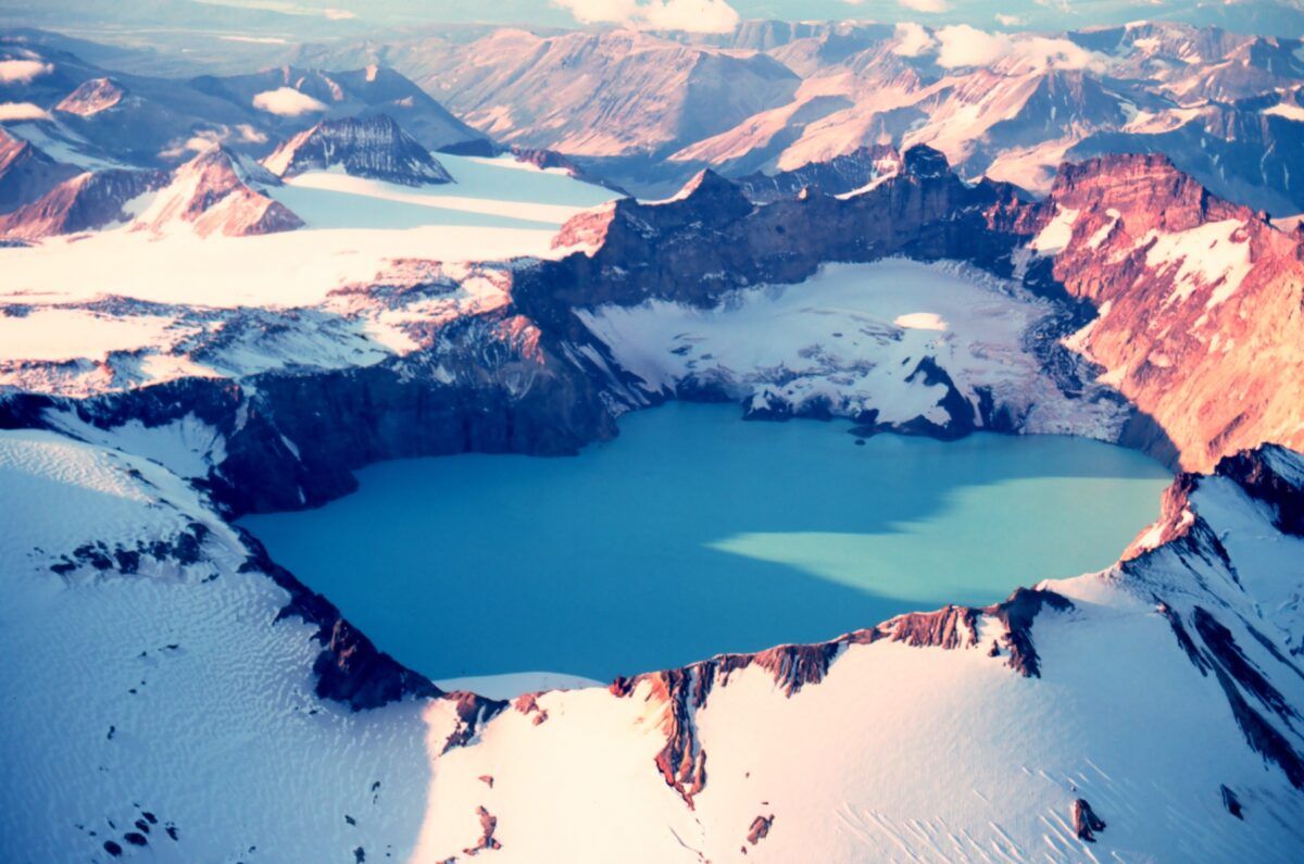 10 Volcanes más asombrosos de Alaska 3