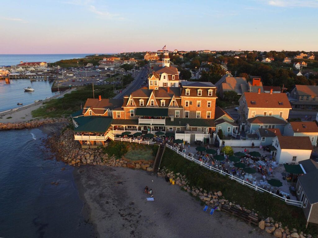Surf Hotel de Rhode Island reabre como Block Island Beach House 1