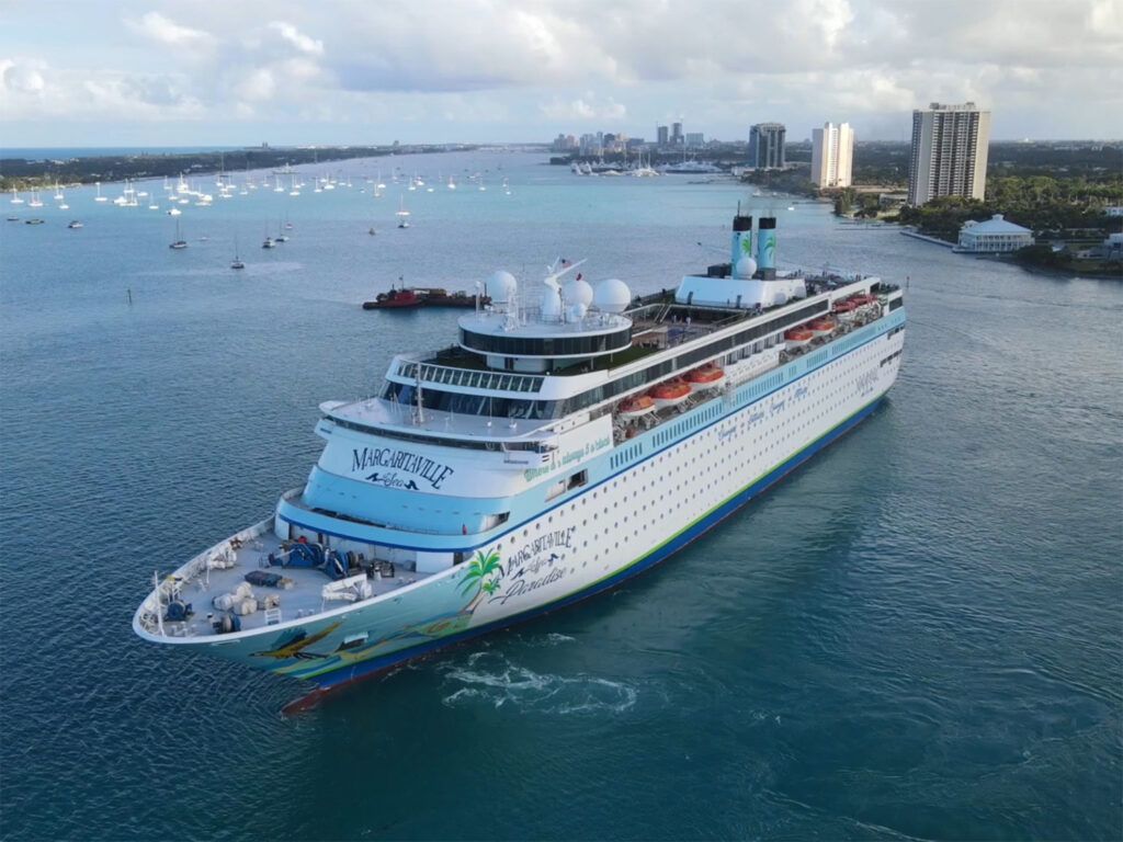 Margaritaville at Sea Paradise zarpa en su viaje inaugural a Gran Bahama 2