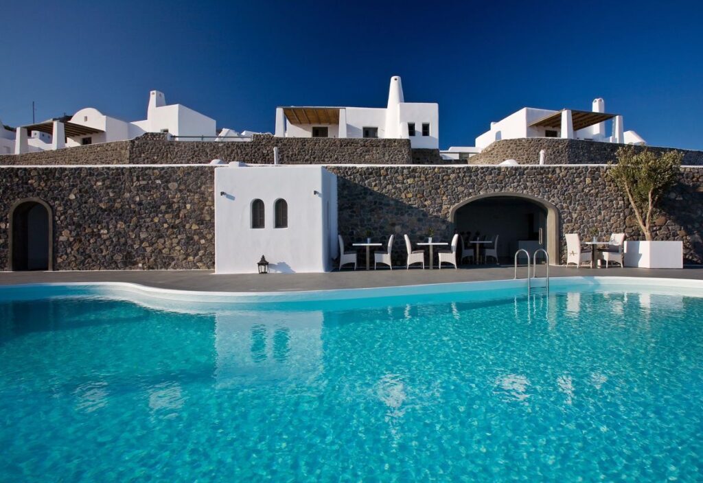 10 increíbles suites de luna de miel en Santorini 10