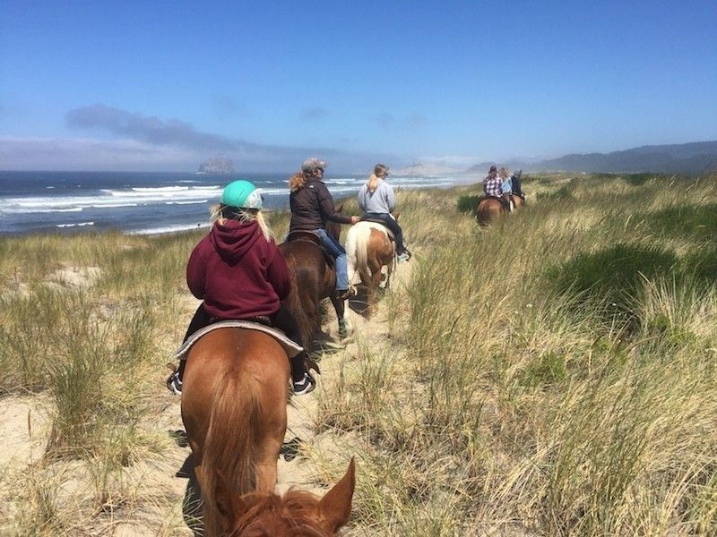 Montar a caballo en la costa del Pacífico de Oregón 9