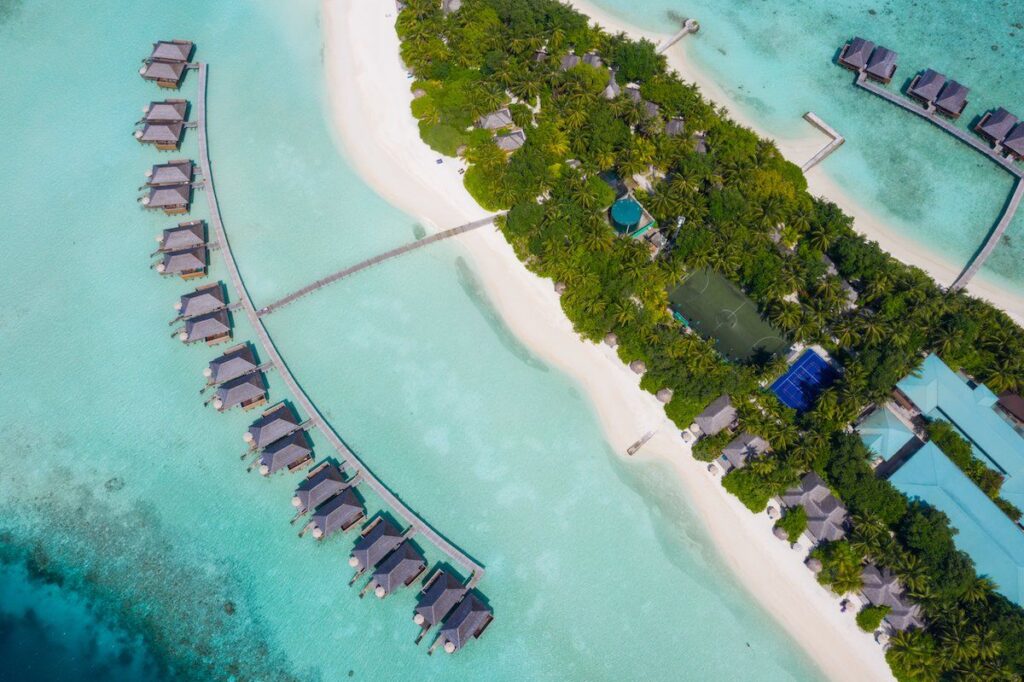 Los 10 Mejores resorts con bungalows sobre agua en las Maldivas 6