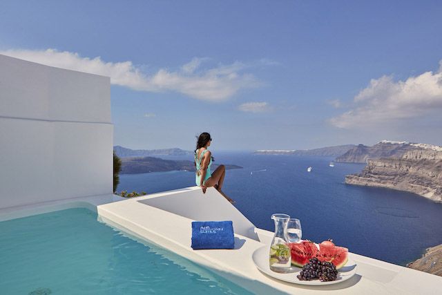 10 increíbles suites de luna de miel en Santorini 9