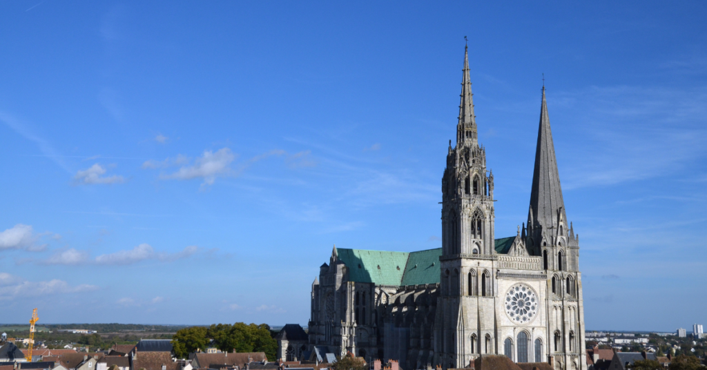 Catedral de Chartres: Una joya gótica en el corazón de Francia 3