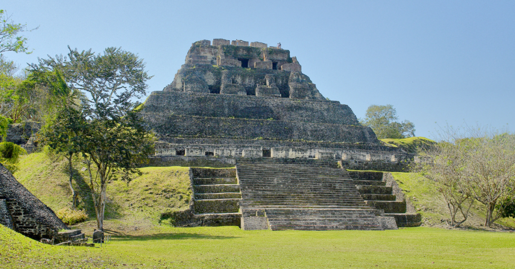 Xunantunich: Un tesoro arqueológico en la selva 3
