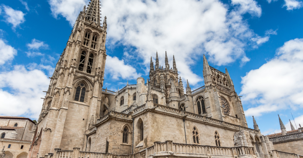 Catedral de Burgos: Una joya gótica en el corazón de Europa 2