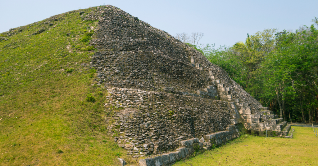 Xunantunich: Un tesoro arqueológico en la selva 5