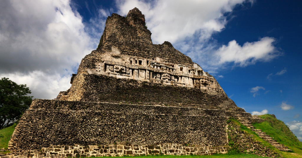 Xunantunich: Un tesoro arqueológico en la selva 7