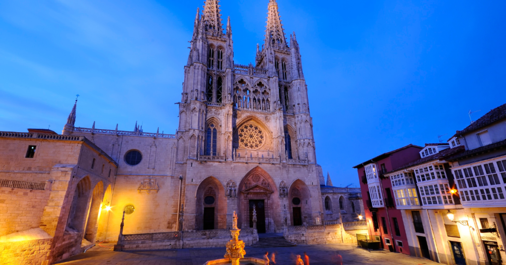 Catedral de Burgos: Una joya gótica en el corazón de Europa 4