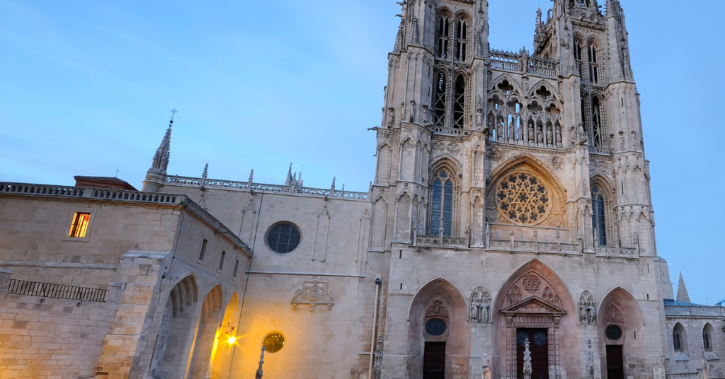 Catedral de Burgos: Una joya gótica en el corazón de Europa 5