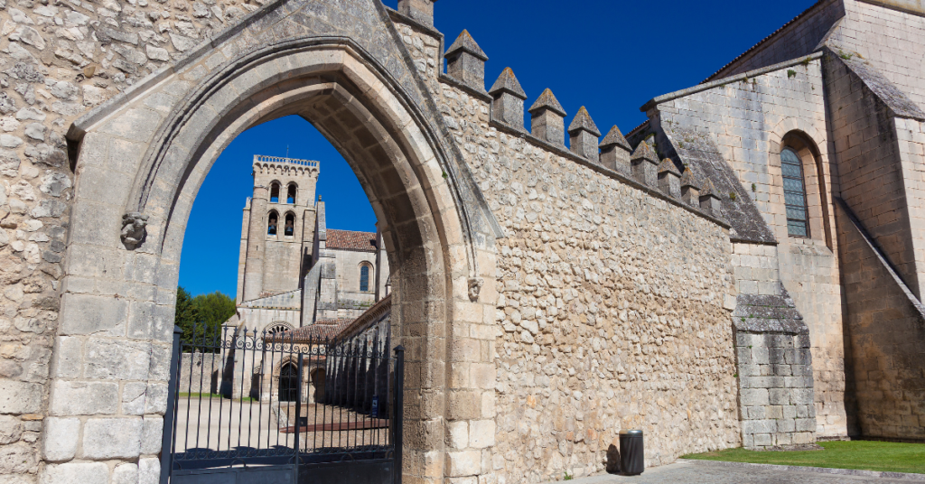 Catedral de Burgos: Una joya gótica en el corazón de Europa 8
