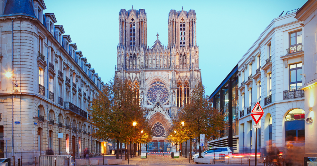 Catedral de Reims: Una joya gótica en el corazón de Europa 5