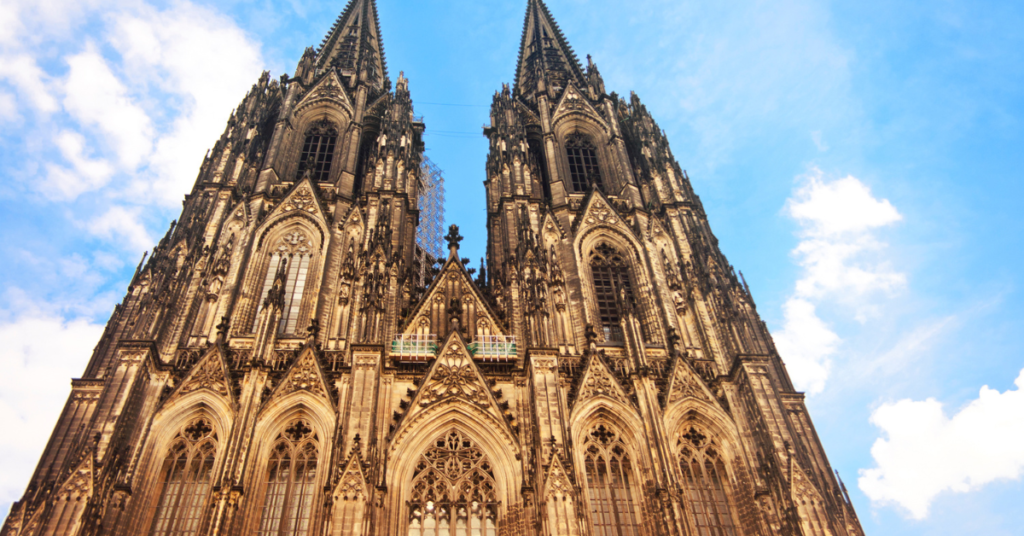 Catedral de Colonia: Una joya gótica en el corazón de Europa 3