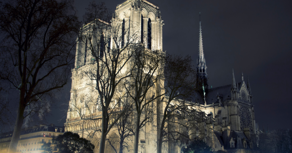 Notre Dame de Paris: Un Tesoro Histórico y Cultural en Europa 4