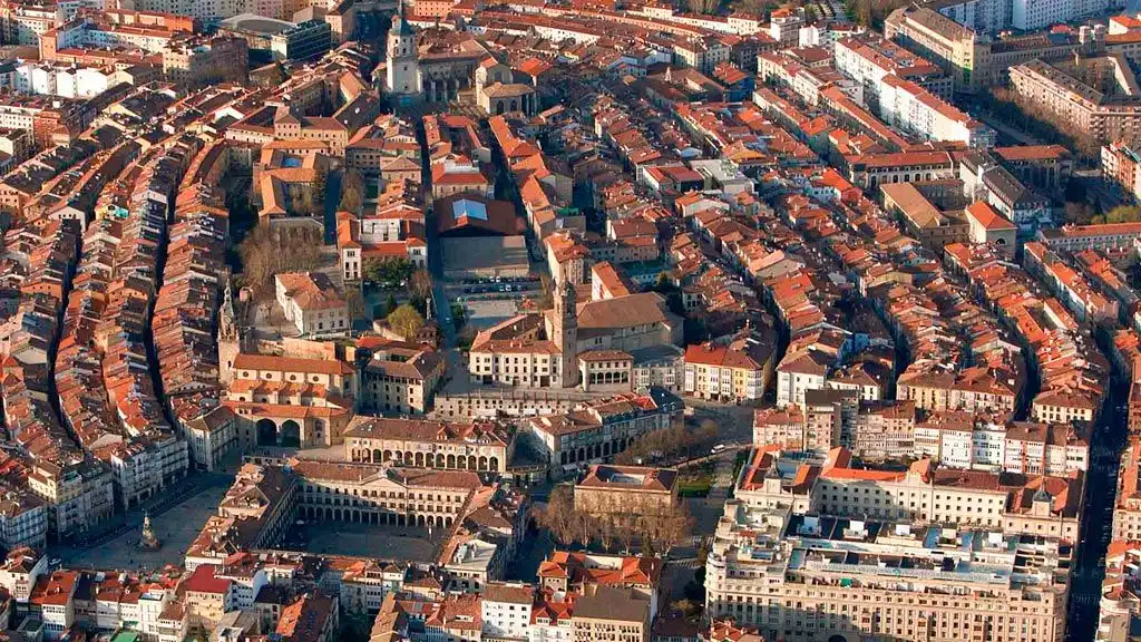 Las mejores zonas para alojarse en Vitoria: Una guía para encontrar el lugar perfecto 3