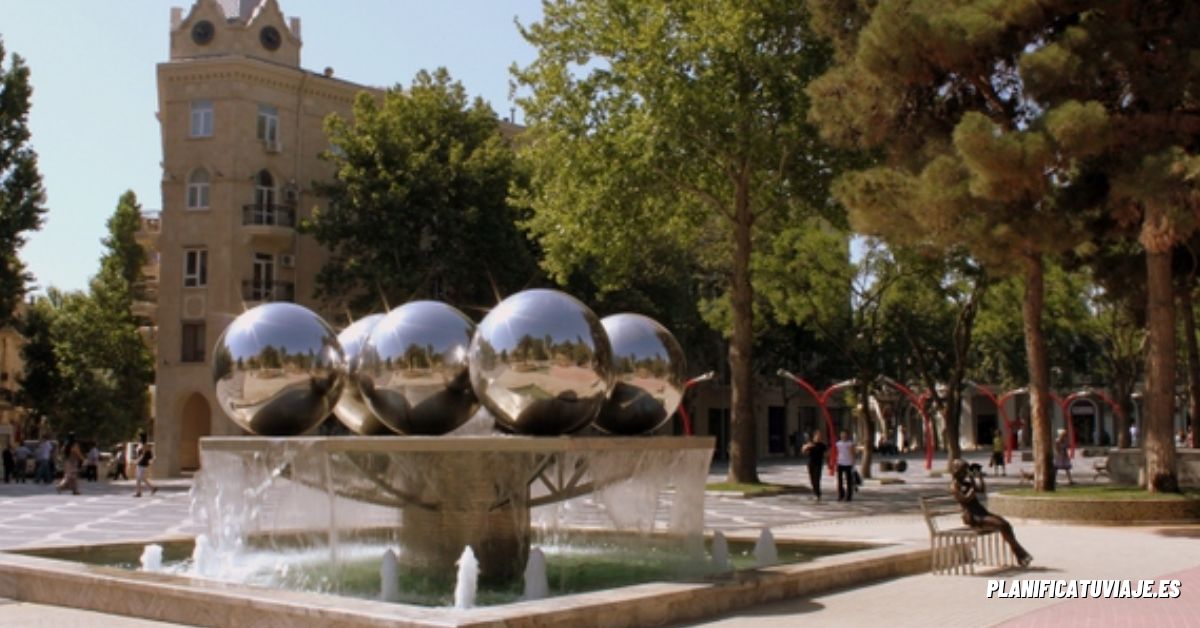 La Plaza de la Fuente azerbaiyan
