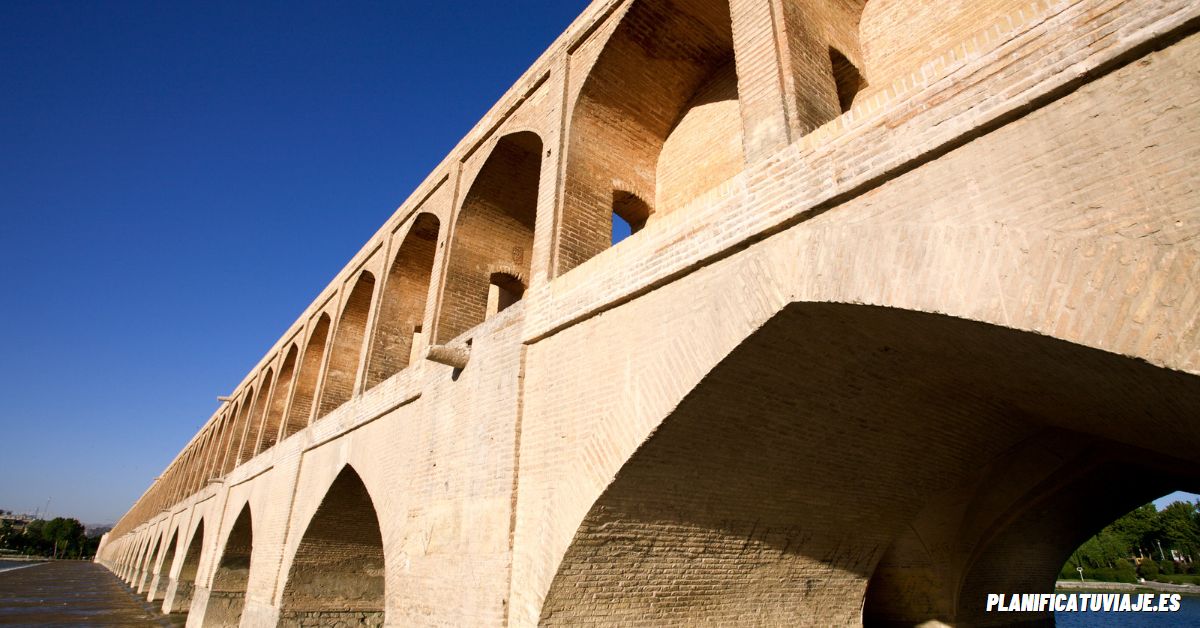 Puente Si-o-se Pol en Isfahán
