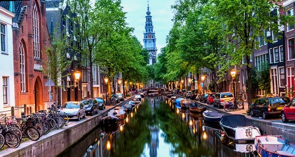 Historia de Ámsterdam: Idioma, Cultura, Tradiciones 12