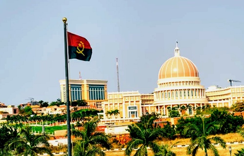 El dinero y las tiendas libres de impuestos en Angola