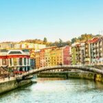 Como moverse por Bilbao: Taxi, Uber, Autobús, Tren