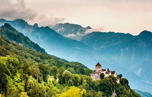Historia de Liechtenstein: Idioma, Cultura, Tradiciones 3