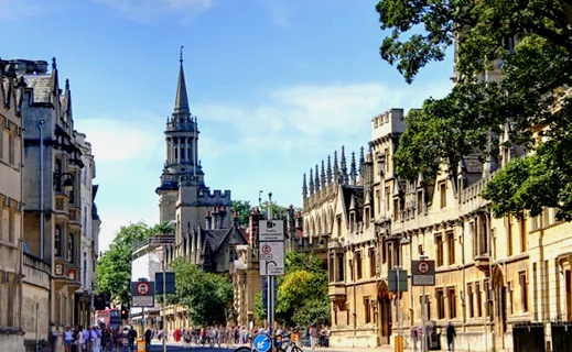 Historia de Oxford: Idioma, Cultura, Tradiciones 2