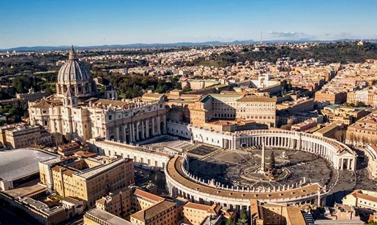 Descubra la apasionante historia, la lengua y la cultura de la Ciudad del Vaticano
