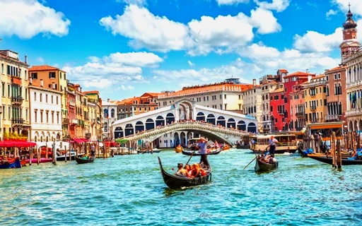 Vida nocturna en Venecia: Mejores Bares y Discotecas 10